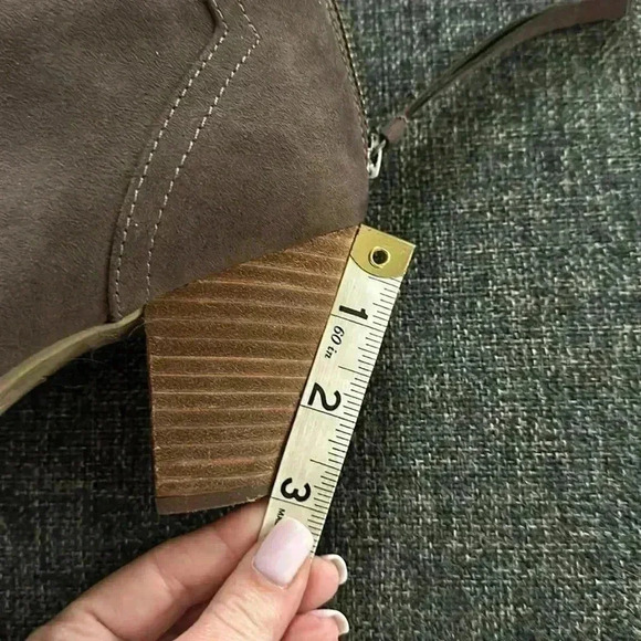 Size 8.5 Brown Suede Report back zipper ankle booties - Picture 7 of 8